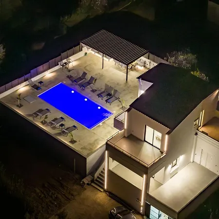 Villa Montis Sea View Heated Pool *